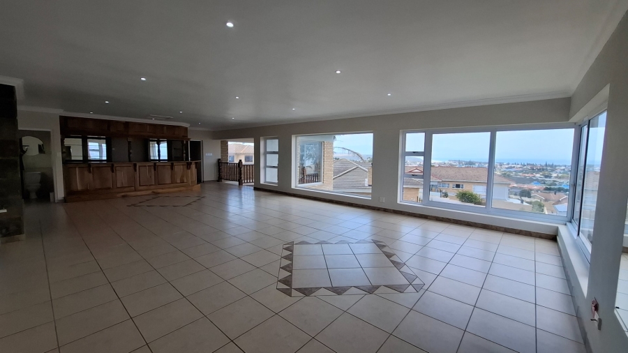 4 Bedroom Property for Sale in Menkenkop Western Cape